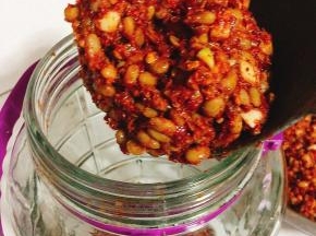 如果嫌麻烦，也可以直接装在无油无水的容器里！