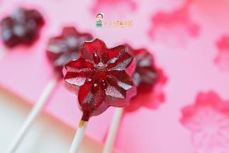 如果动作不够快可以把锅稍微拿起来一点这样温度就不会上升的太快了