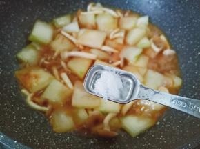 加一点点盐调味。