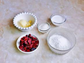 利用这时间准备馅料的食材。