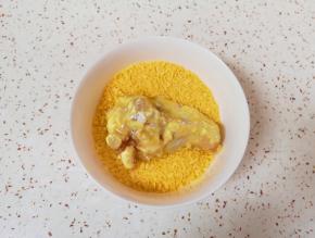 最后沾满面包糠。