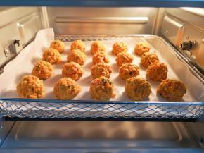 送入空气炸烤箱。