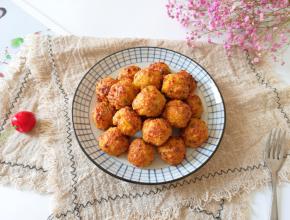 香喷喷的胡萝卜丸子出炉啦！