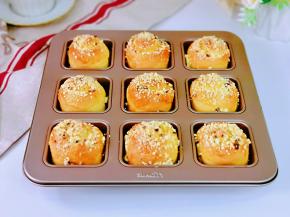 取出模具，美美哒小面包。