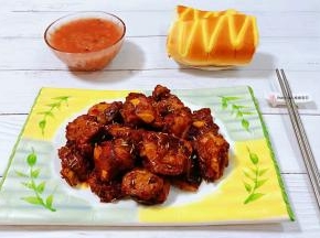 搭配一碗大米绿豆粥和小面包一起吃超级棒