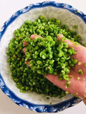 豆角呈湿润状态就可以了！