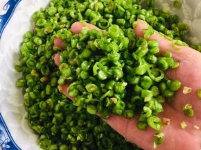 豆角呈湿润状态就可以了！