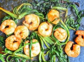 5.筷子翻动，虾仁断生即可
