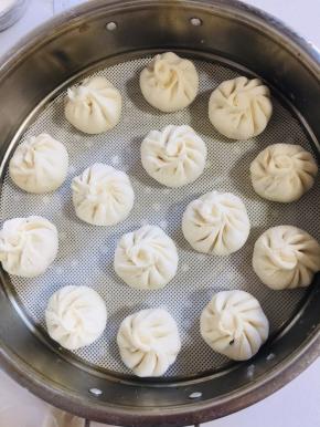 包好的包子醒发15分钟左右！