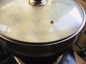 水开放在蒸锅上，大火蒸15分钟即成关火！再闷5分钟开盖！