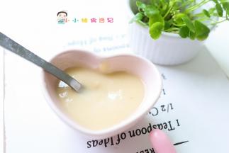 如果半个月要逐渐增加稠度，做的米糊勺子是黏住完全不掉的状态