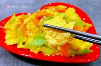 鸡蛋入口鲜嫩味美混搭莴笋和胡萝卜一起吃口感棒棒哒