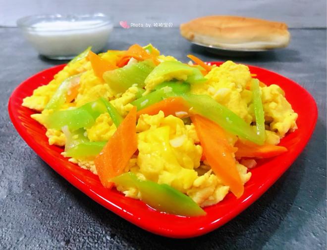 莴笋胡萝卜炒鸡蛋