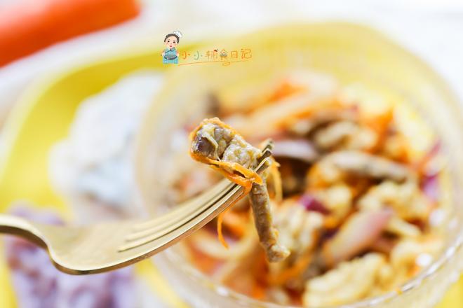 10个月以上辅食洋葱胡萝卜炒牛肉丝