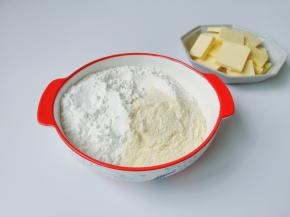 所有食材提前称重，黄油提前从冷冻箱拿出来软化。