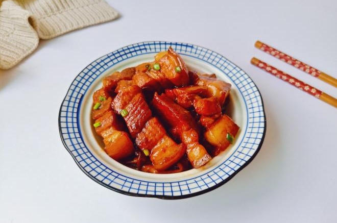 千张结红烧五花肉