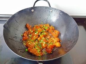 起锅时可以撒点葱花。