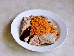 最后加入烧烤调味料。