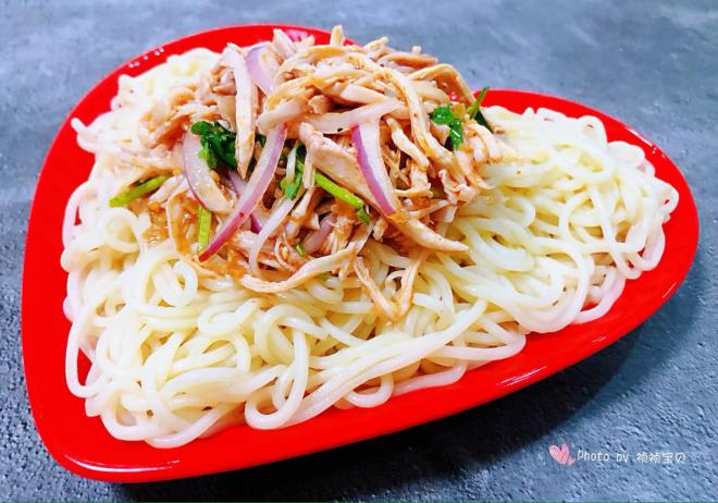 香辣鸡丝面