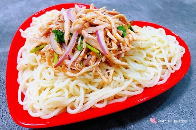 香辣鸡丝面