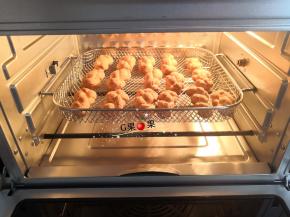 炸至表面金黄就可以了