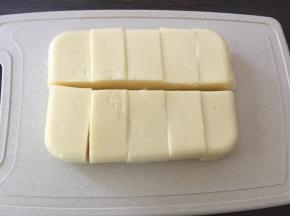 
取出冷藏好的面糊切块