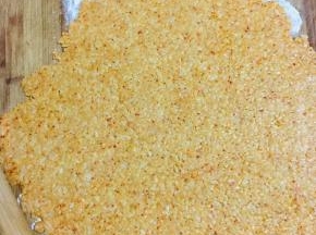 擀成硬币厚度的片！