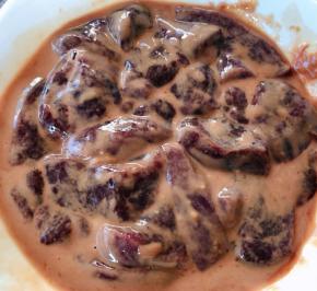 放入淀粉抓匀成薄薄的糊状