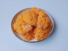 一个个都裹好后再一起油炸。