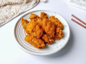 色泽金黄，外脆里嫩。