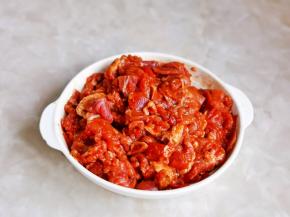 戴上食品手套再次抓拌均匀。