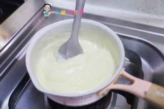 中小火煮一下，煮成粘稠的状态就可以了