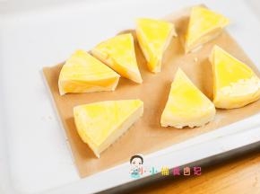 烤箱200度预热烤20分钟即可