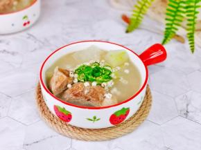 盛出装入汤碗中，撒上葱花。