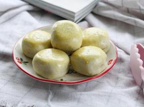 皮薄料多的超长拉丝紫薯仙豆糕到这里就完成了！烤完取出略微冷凉一点就可以开吃了，想要超长拉丝要趁热吃哦！冷了就没有明显拉丝了。