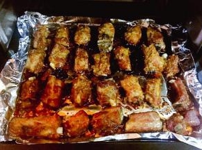 蒜蓉烤猪排烤好准备出炉满屋飘香