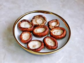 腌制好后一定要把水分挤干，不然会咸。