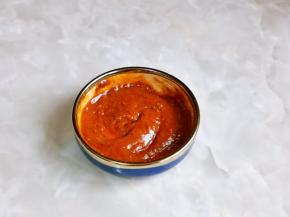 搅拌均匀，如果太干可以少加入一点点纯净水，调味汁不能太稀哈。