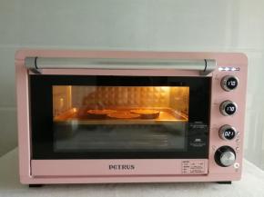 然后放回烤箱中层（烤完派壳不用关烤箱，继续170度预热），上下170 ，烤23-25分钟即可！