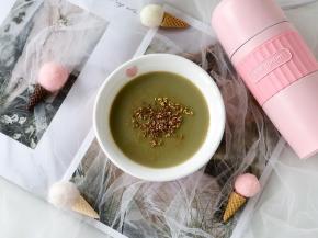 最后加入糖桂花拌匀即可，不过拌匀后糖桂花就不明显了，我又撒了干桂花装饰。