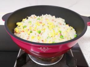翻炒均匀关火出锅。
