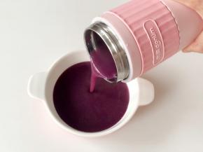 紫薯山药糊煮好后，倒入碗中。