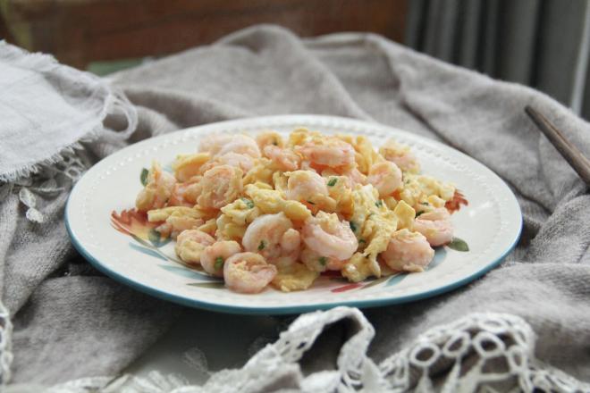 鲜甜虾仁炒鸡蛋