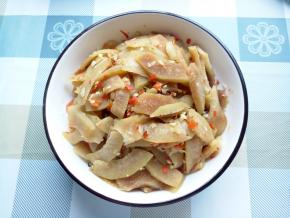 最后关火，装盘上桌开吃。