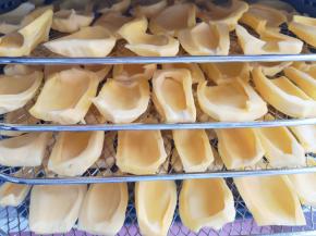 放入干果机中。