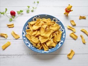 嘎嘣脆的菠萝蜜干。