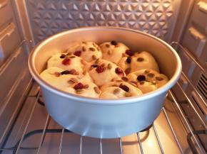 送入预热好的烤箱。