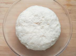 一个小时左右，面团发酵好了。