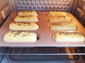 送入预热好的烤箱。