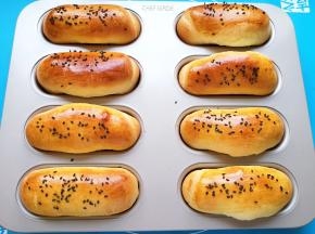 时间到，面包卷出炉了。